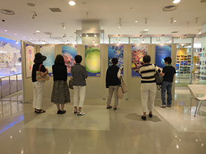東西「宝くじドリーム館」で「コンサート」や「パネル展」を開催