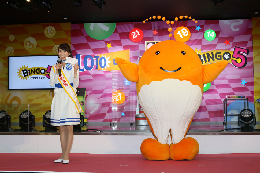 「ビンゴ5」の新CM発表イベントを開催！